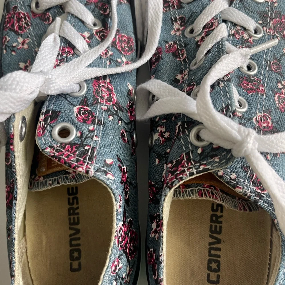 Converse All Star Sneakers, Canvas, Vintage Floral print, Sz 3 Youth